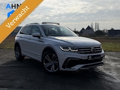 Volkswagen Tiguan - 1.5 TSI / 2x R-Line / Pano / Virtual Cockpit / Camera / Matrix LED / Trekhaak / 19"
