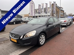 Volvo S60 - 1.6 T4 180 PK AUTOMAAT Kinetic Nap Pdc Schuifkantdak. Lmv Volledig Onderhouden