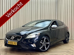 Volvo V40 - 1.6 T4 R-Design *Panoramadak* 180PK / BLIS / Adapt. Cruise / Afn. Trekhaak / Stoelverwarmi