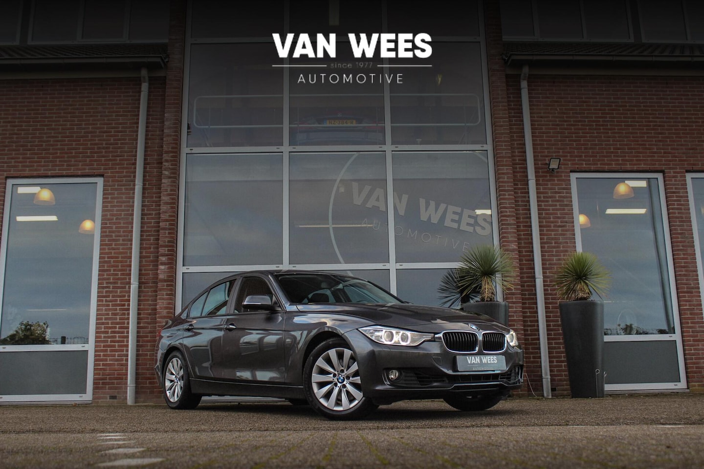 BMW 3-serie - 328i Upgrade Edition | NL auto | 2e eigenaar | Automaat | 245 pk | Xenon | Cruise control - AutoWereld.nl