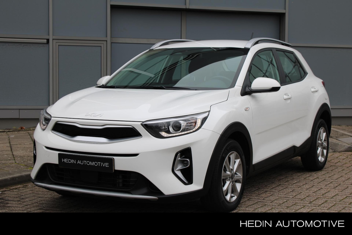 Kia Stonic - 1.0 T-GDi MHEV DynamicLine l navigatie l Camera l sportvelgen l airco - AutoWereld.nl