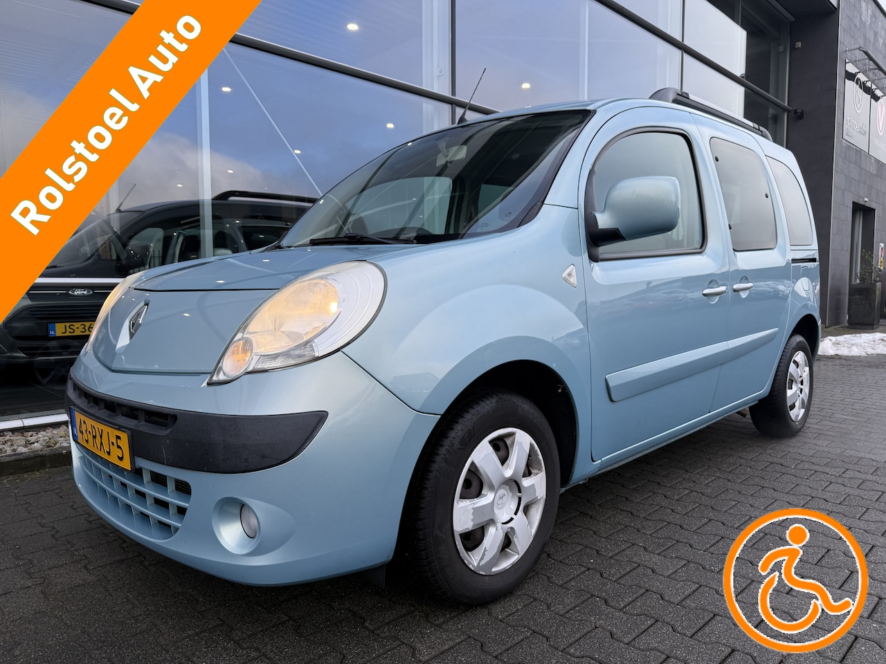Renault Kangoo Family - 3+1 Rolstoelauto 1.6-16V Expression (Zeer nette 3+1 Rolstoelauto met bodemverlaging!) - AutoWereld.nl