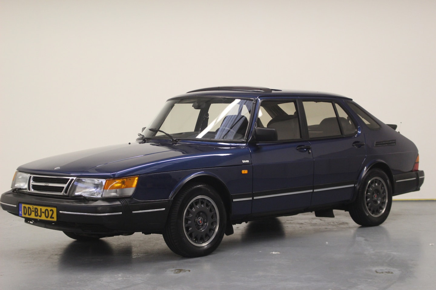 Saab 900 - 2.0i-16 Automaat | Gerestaureerd | Trekhaak | Cruise control | - AutoWereld.nl