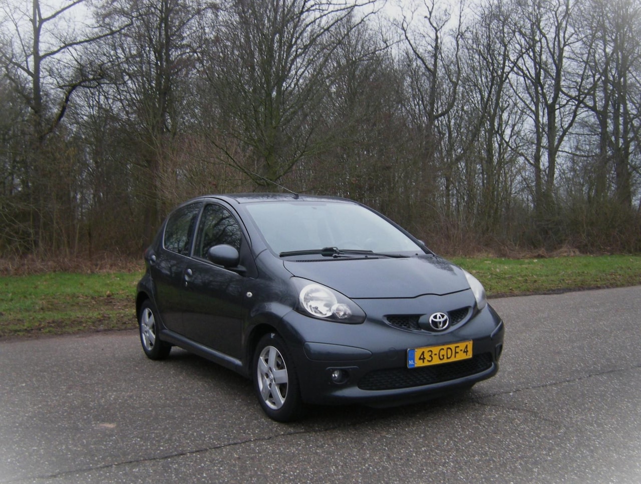 Toyota Aygo - 1.0-12V Sport . AUTOMAAT . 5 Drs . Airco . Elec ramen . enz - AutoWereld.nl
