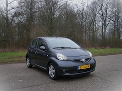 Toyota Aygo - 1.0-12V Sport . AUTOMAAT . 5 Drs . Airco . Elec ramen . enz