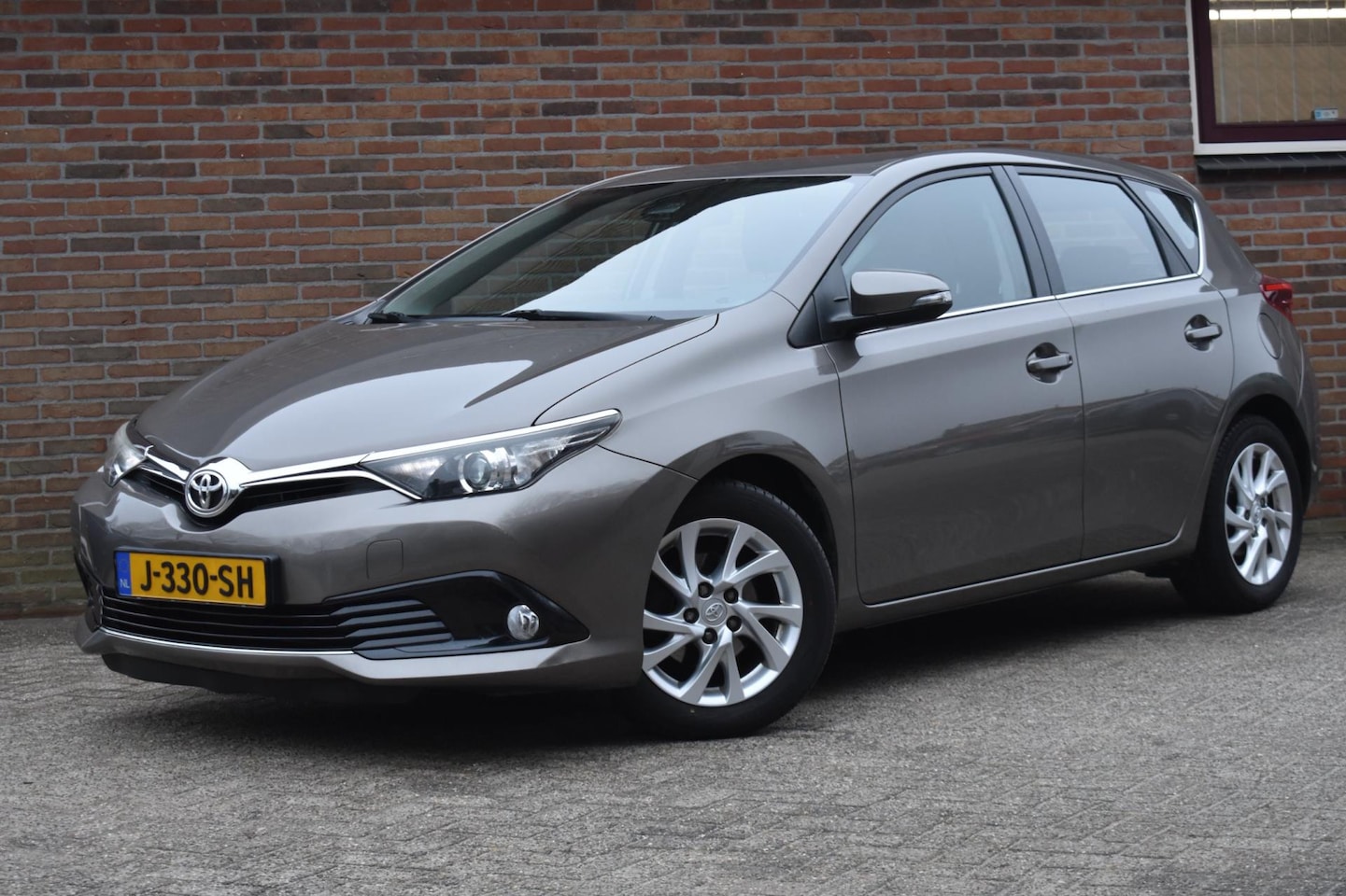 Toyota Auris Touring Sports - 1.2T Aspiration '17 Navi Clia Cruise Inruil mogelijk - AutoWereld.nl