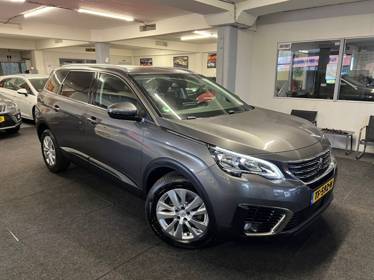 Peugeot 5008 - 1.2 PureTech *NAP*7persoons*2018*NAVI - AutoWereld.nl