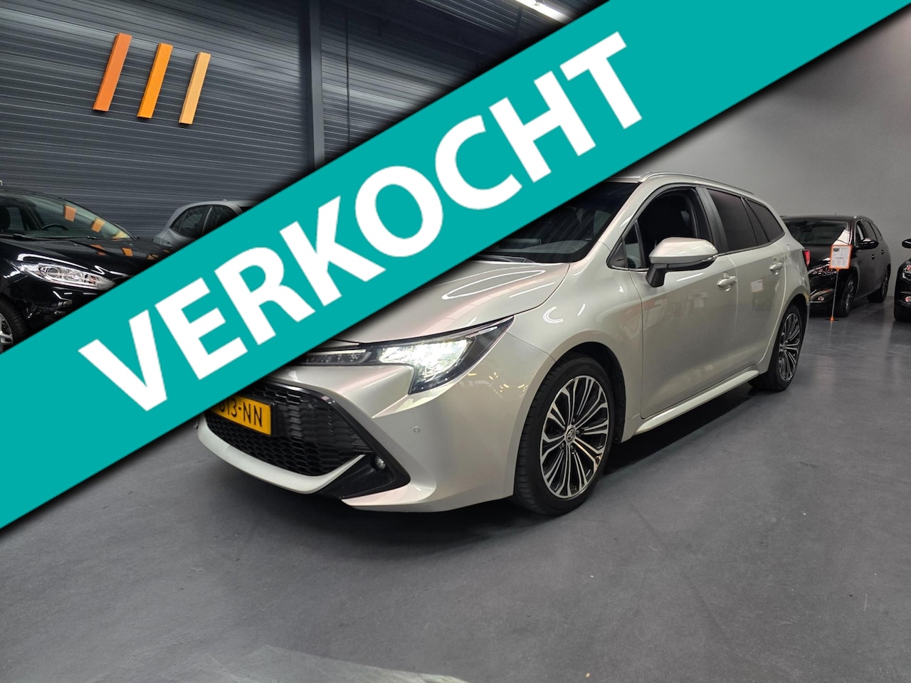 Toyota Corolla Touring Sports - 1.8 Hybrid Business Plus CAMERA LED DEALER ONDERHOUDEN - AutoWereld.nl