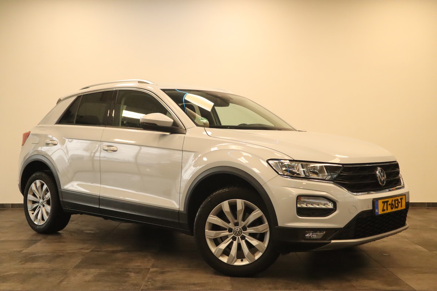 Volkswagen T-Roc - 1.0 TSI Style PDC Camera ACC Navi - AutoWereld.nl