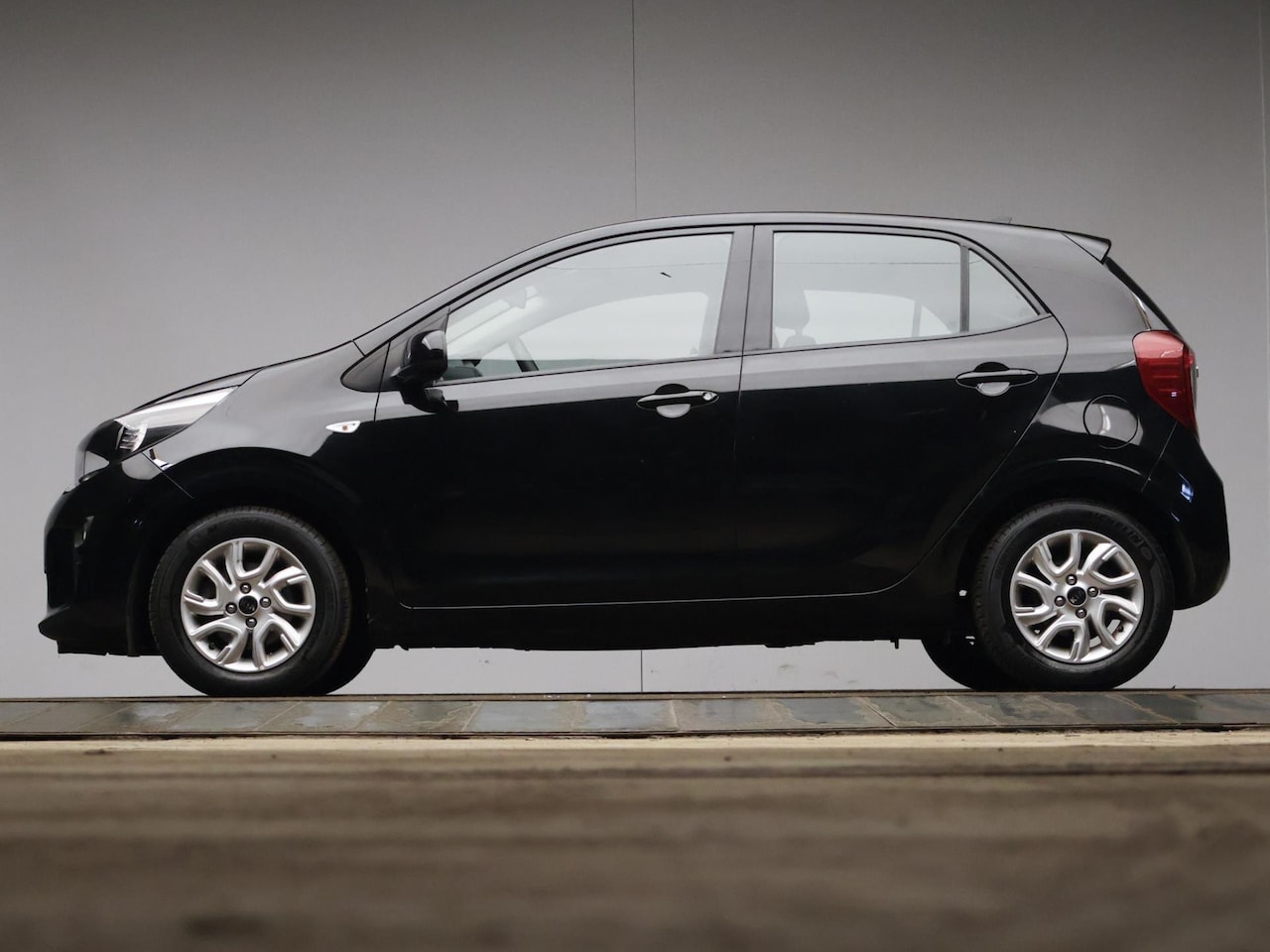 Kia Picanto - 1.0 CVVT ComfortPlusLine Navigator Sport (APPLE CARPLAY,NAVI,CAMERA,AIRCO,SPORTSTOELEN,LM - AutoWereld.nl