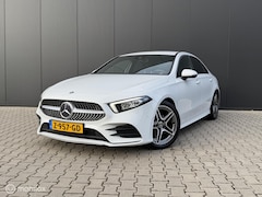 Mercedes-Benz A-klasse - 200 AMG/Carplay/Cruise/Ambient/Trekhaak/Cam/Led