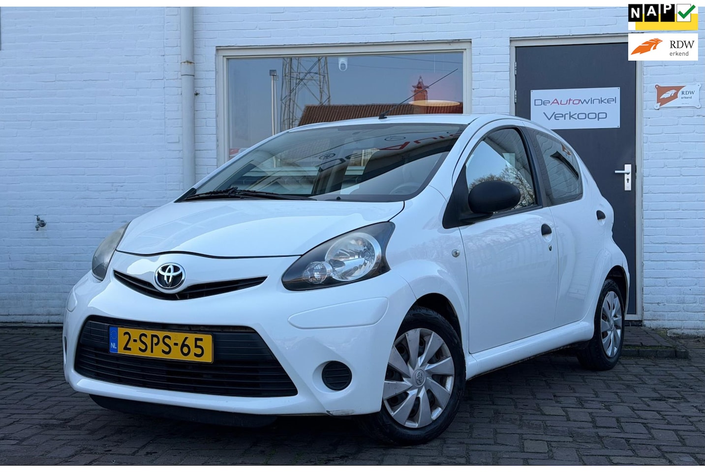 Toyota Aygo - 1.0 VVT-i Now 5-deurs Airco - AutoWereld.nl