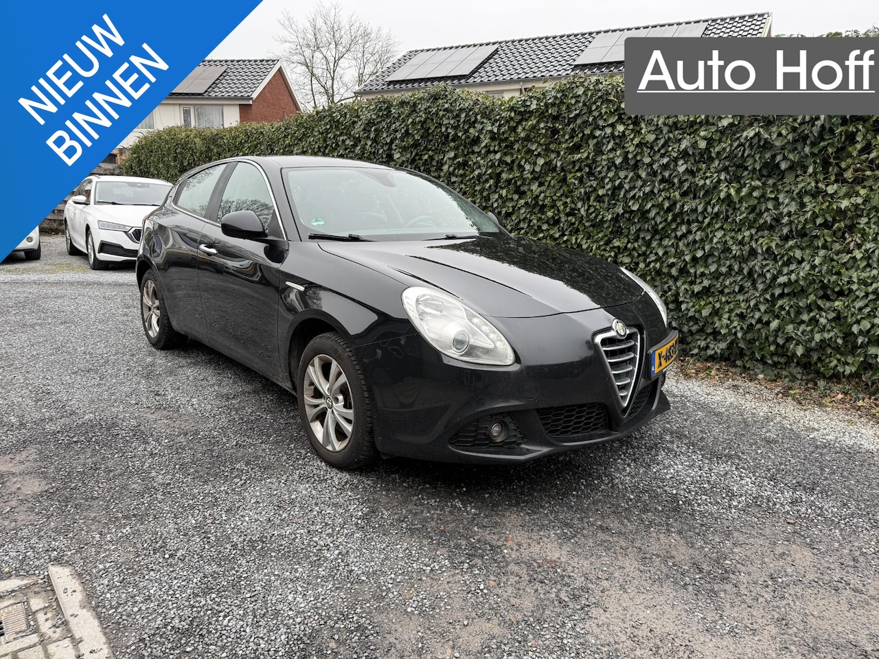 Alfa Romeo Giulietta - 1.4 T Distinctive | Autom. Airco | Cruise Control | LMV | PDC | Trekhaak | Stoelverwarming - AutoWereld.nl