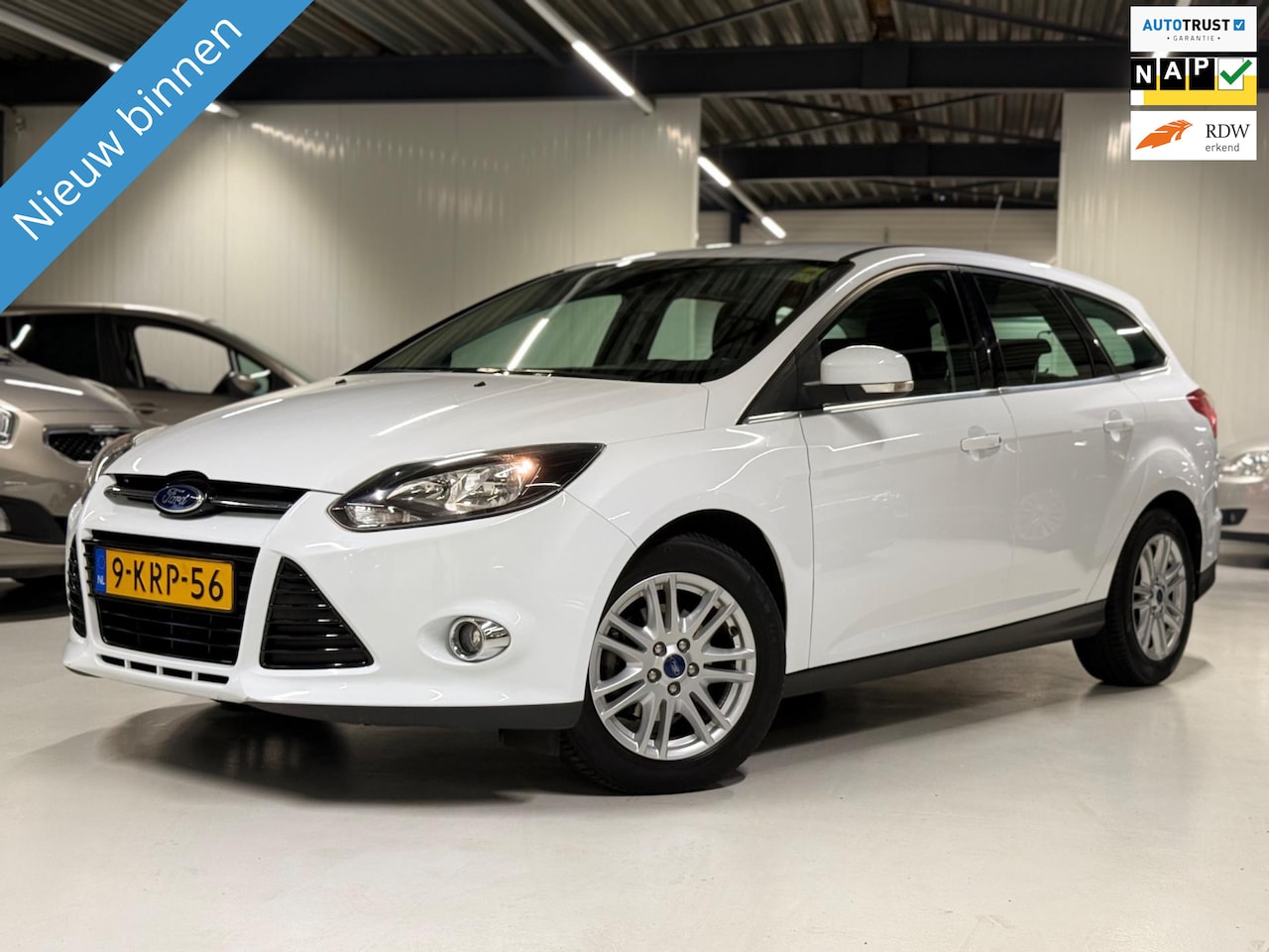 Ford Focus Wagon - 1.0 E.B 101PK Titanium Navigatie|Trekhaak! - AutoWereld.nl