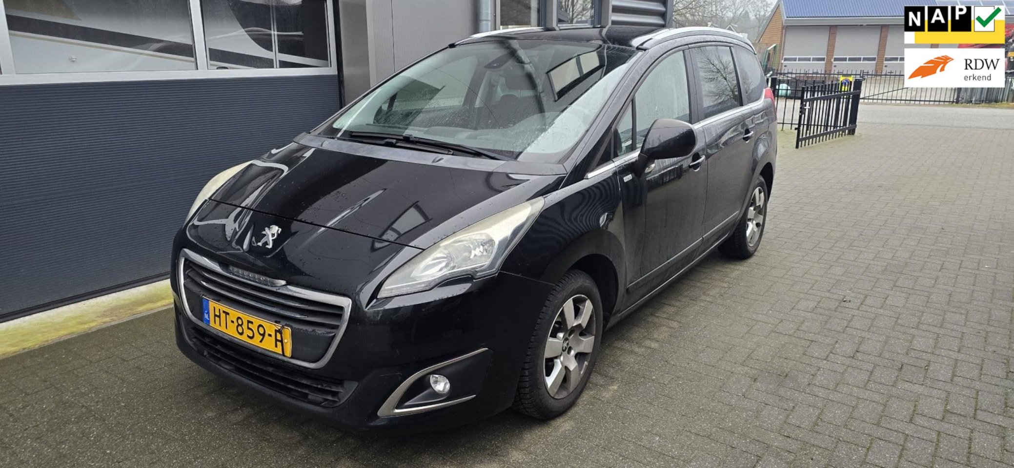Peugeot 5008 - 1.2 PureTech Style 7-PERSOONS - AutoWereld.nl
