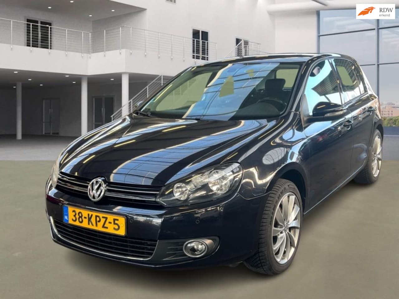 Volkswagen Golf - 1.2 TSI Highline BlueMotion NAVI PSENSOR CRUISE TREKHAAK 2 X SLEUTELS - AutoWereld.nl