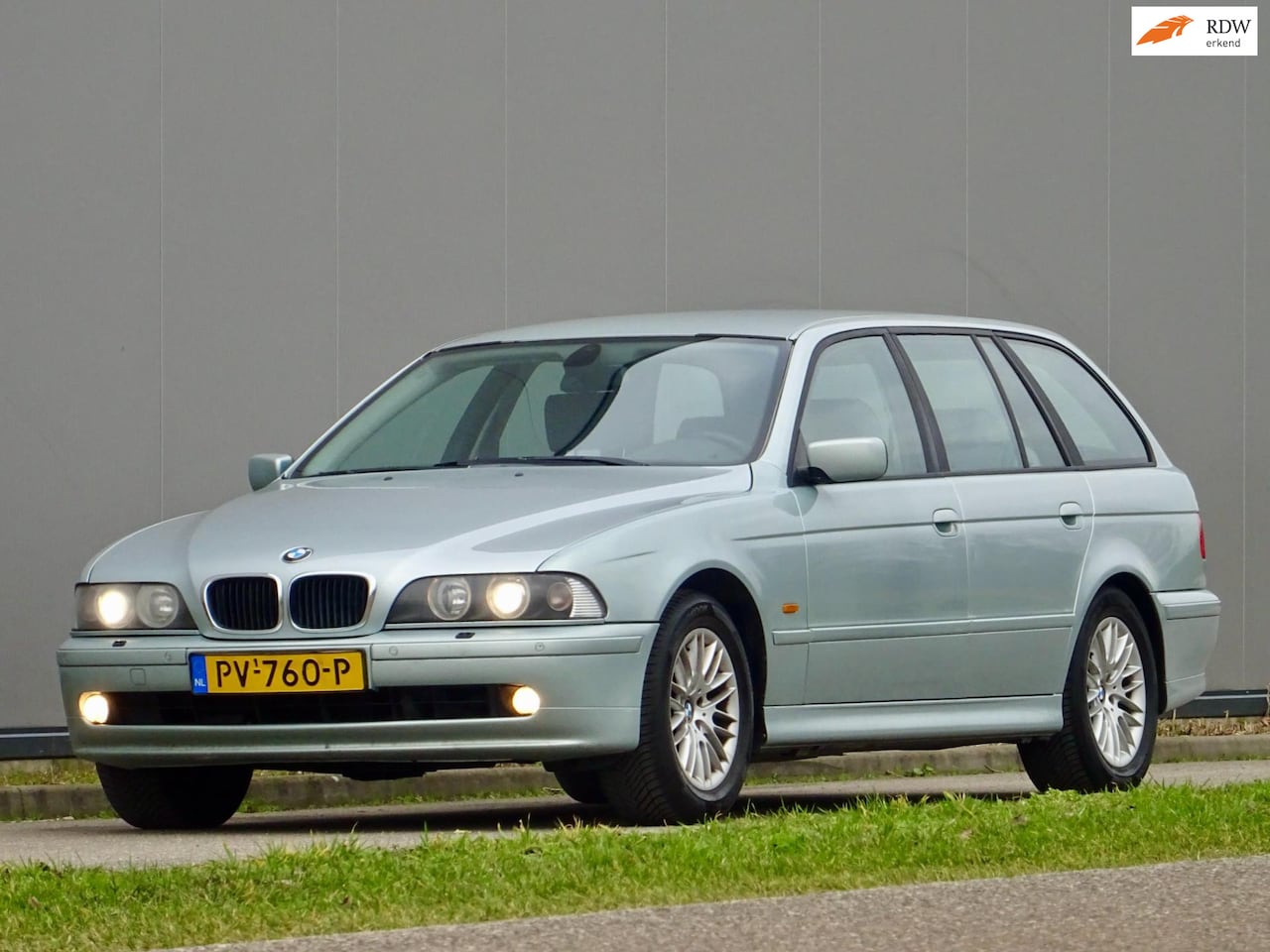 BMW 5-serie Touring - 525i AUT Lifestyle /// Facelift / Sportinterieur / 525 530i - AutoWereld.nl