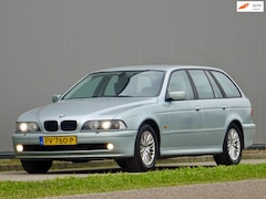 BMW 5-serie Touring - 525i AUT Lifestyle /// Facelift / Sportinterieur / 525 530i