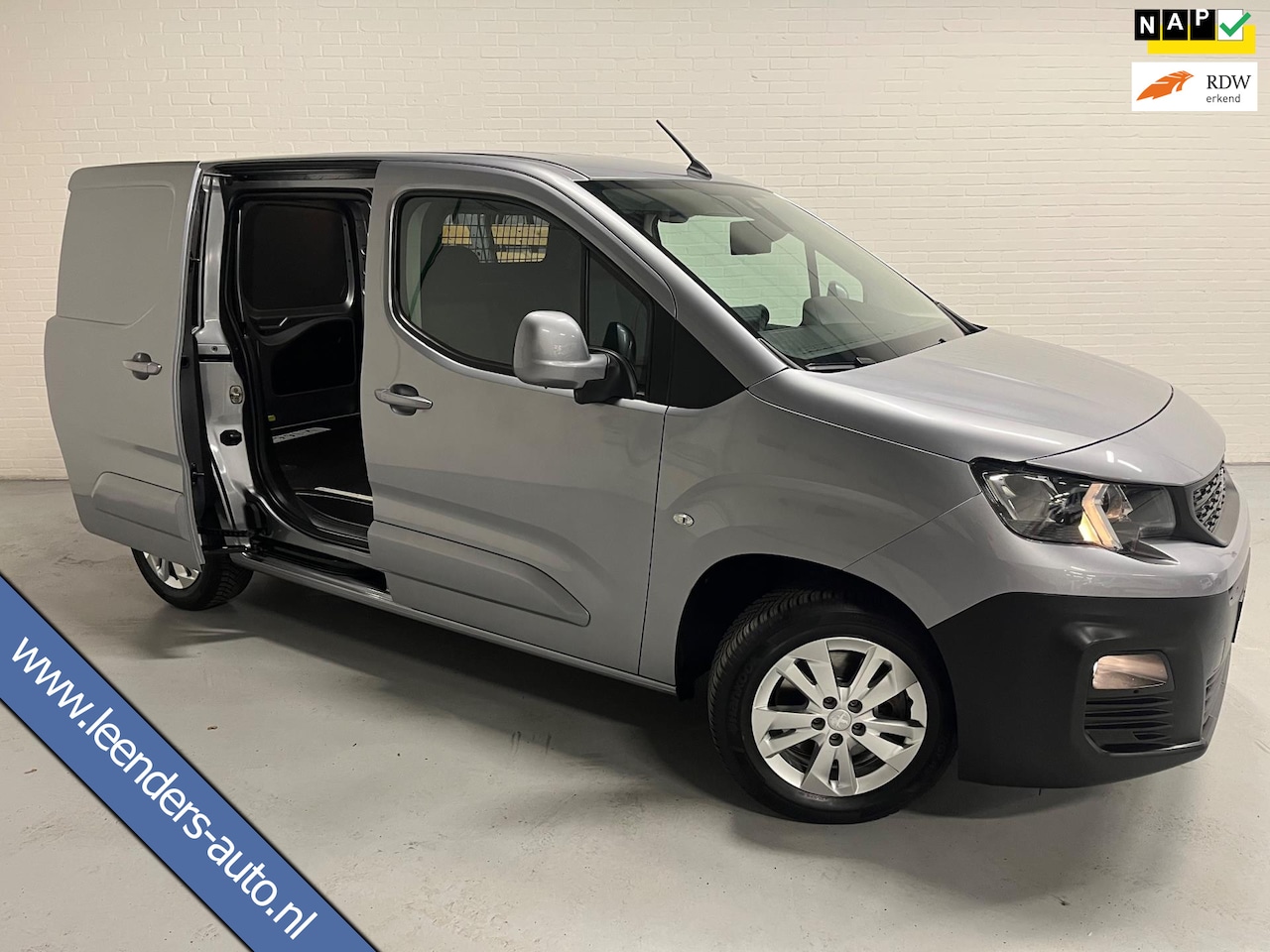 Peugeot Partner - 1.5 BlueHDI 131pk euro6 Premium, Airco, CruiseControl, Camera, navigatie, Metallic, Trekha - AutoWereld.nl