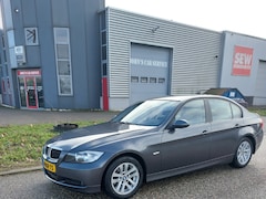 BMW 3-serie - 320i Dynamic Executive