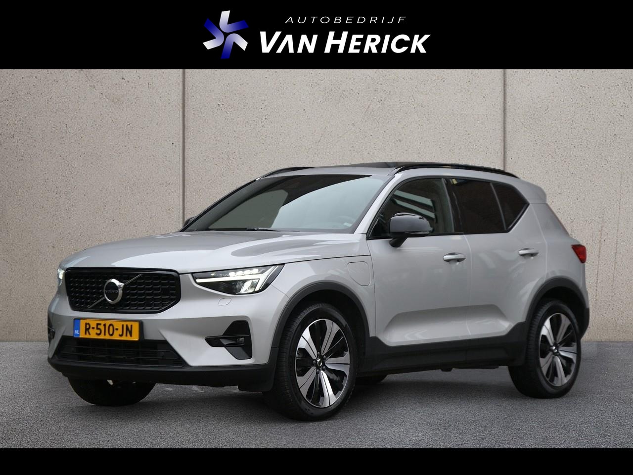 Volvo XC40 - 1.5 T5 Plug-in hybrid Ultimate Dark | R-Design | Panoramadak |Trekhaak - AutoWereld.nl