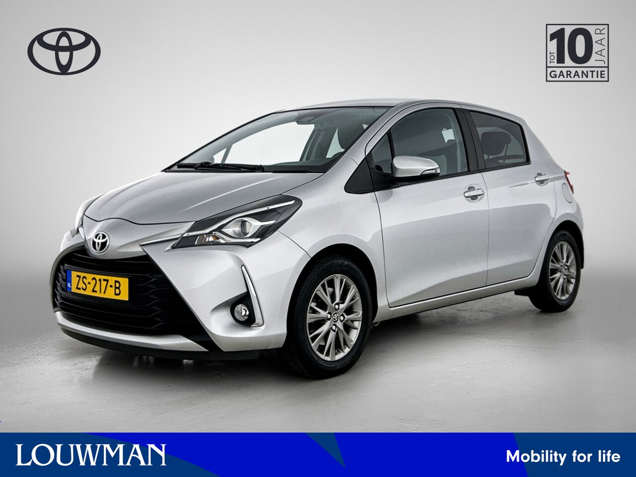 Toyota Yaris - 1.5 VVT-i Dynamic | 1e Eigenaar | NIEUW GELEVERD & ONDERHOUDEN | Trekhaak | Camera | - AutoWereld.nl