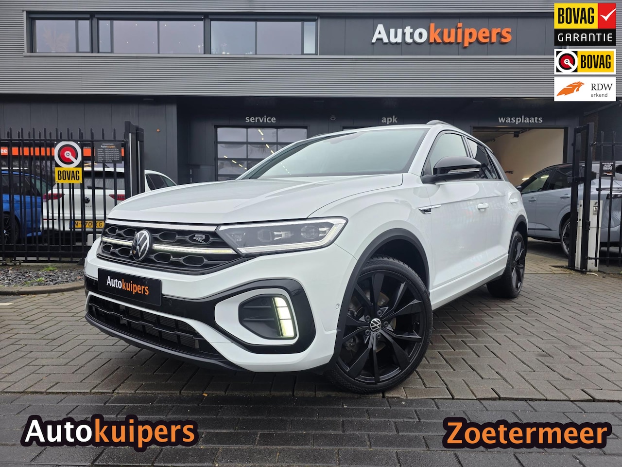Volkswagen T-Roc - 1.5 TSI R-Line Business | Met elektrische achterklep, AppleCarPlay/AndroidAuto, navigatie - AutoWereld.nl