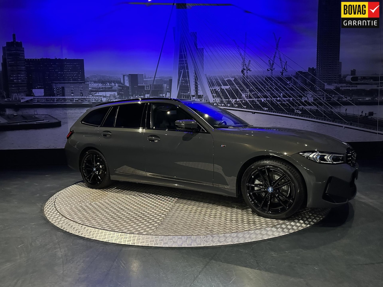 BMW 3-serie Touring - 330e *Dravitgrau*Pano*HUD*Trekhaak* - AutoWereld.nl