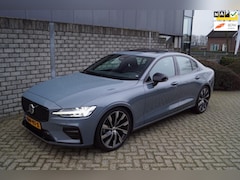 Volvo S60 - 2.0 B4 Plus Dark Autom Panodak Luxe Leder Sportst Stoel/Stuur A Bankverw Navi Camera Adapt
