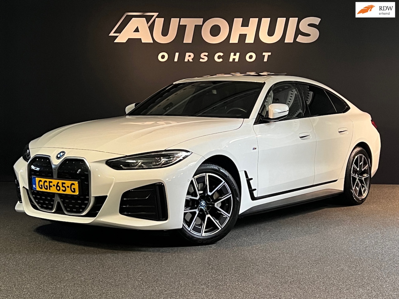 BMW i4 - EDrive40 84 kWh Edition M Pano/360Camera/Led/H&K/Trekhaak/ACC/Stoelverwarming/Keyless - AutoWereld.nl