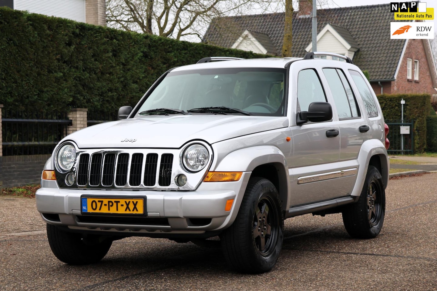 Jeep Cherokee - 3.7i V6 Limited | 4X4 | AUTOMAAT | AIRCO | CRUISE | TREKHAAK | NAP | ZEER MOOIE PERFECT ON - AutoWereld.nl