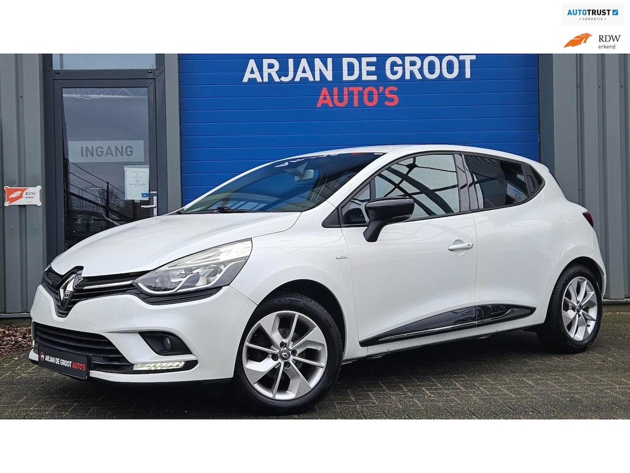 Renault Clio - 1.2 72PK 4 Cilinder Navi CLima Keyless LM velgen PDC - AutoWereld.nl