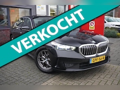 BMW 5-serie - 520i / Blind Spot / Keyless / Carplay / Camera / Elek. stoelen / Dealeronderhouden