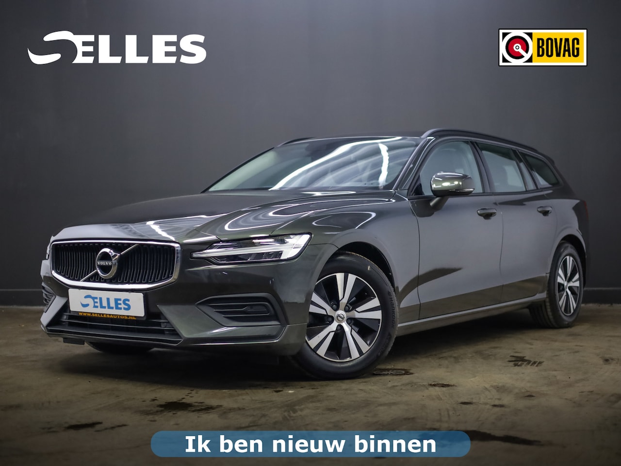 Volvo V60 - 2.0 D3 Momentum Core | Trekhaak | Carplay | Camera | Lederen Bekleding  | Camera | Lederen - AutoWereld.nl