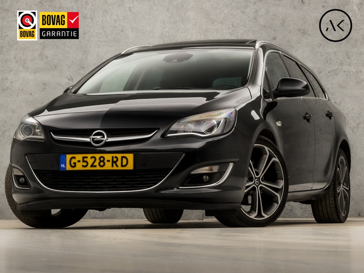 Opel Astra Sports Tourer - 1.6 Turbo Sport 170Pk Automaat (SCHUIFDAK, NAVIGATIE, STUUR/STOELVERWARMING, LEDEREN SPORT - AutoWereld.nl