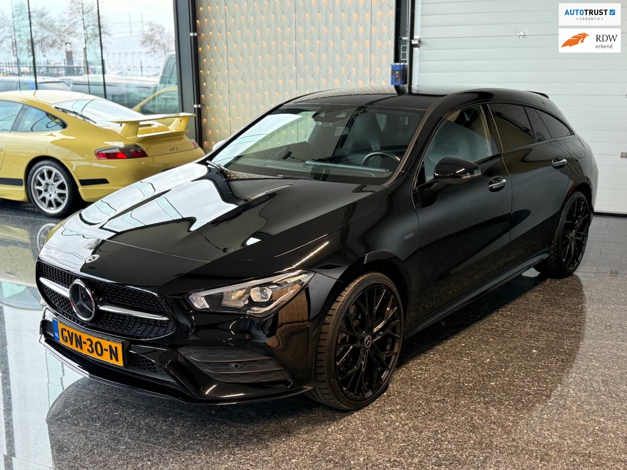 Mercedes-Benz CLA-klasse Shooting Brake - 250e AMG Black Edition 2020 - AutoWereld.nl