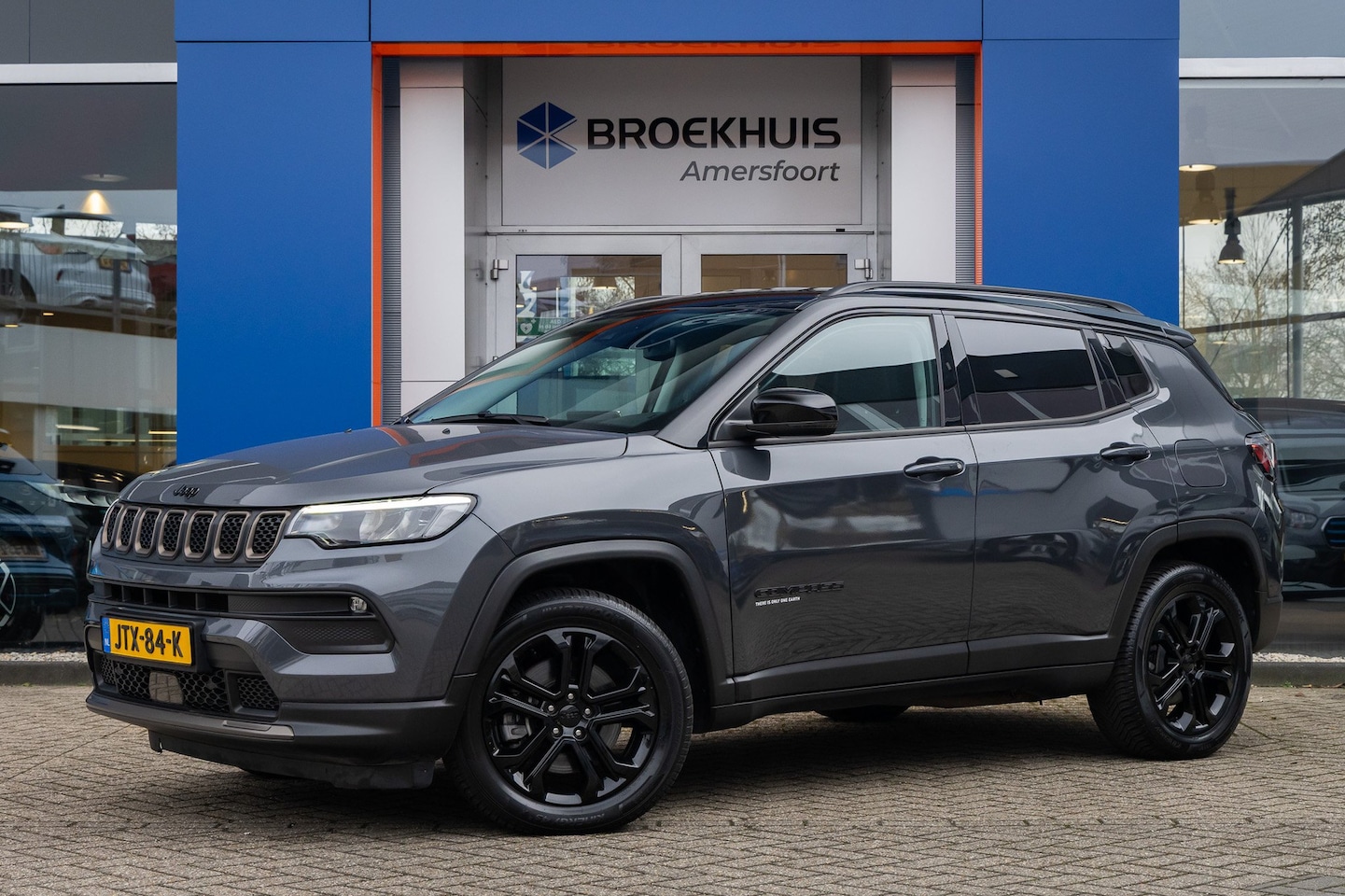 Jeep Compass - 4xe 240 Plug-in Hybrid Electric S | Adap cruise | Two-tone | Stoel+stuur verwarming | Came - AutoWereld.nl