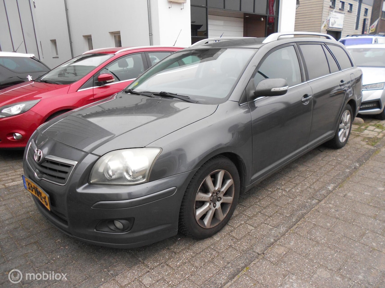 Toyota Avensis Wagon - 1.8 VVTi Business 1.8 VVTi Business - AutoWereld.nl