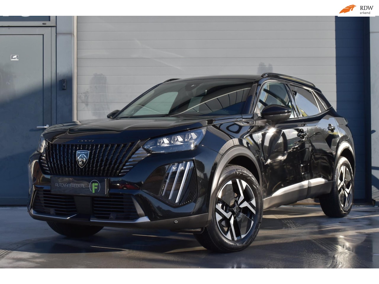 Peugeot 2008 - 1.2 PureTech 130 GT NIEUW MODEL AUTOMAAT | VIRTUAL | CAMERA | CARPLAY | SPORT - AutoWereld.nl