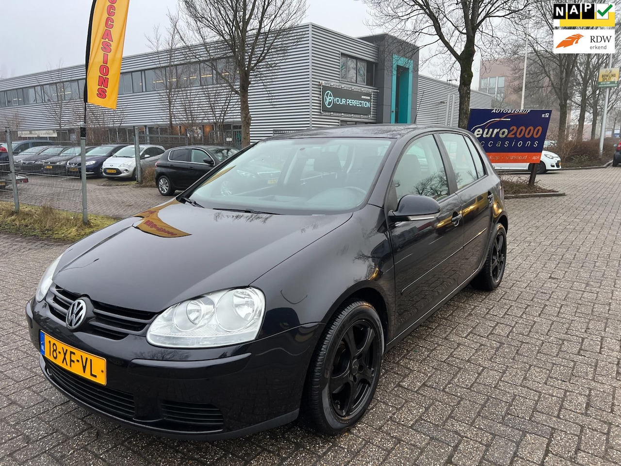 Volkswagen Golf - 1.6 FSI Optive - AIRCO - 5 DRS - NIEUWE APK ! - AutoWereld.nl
