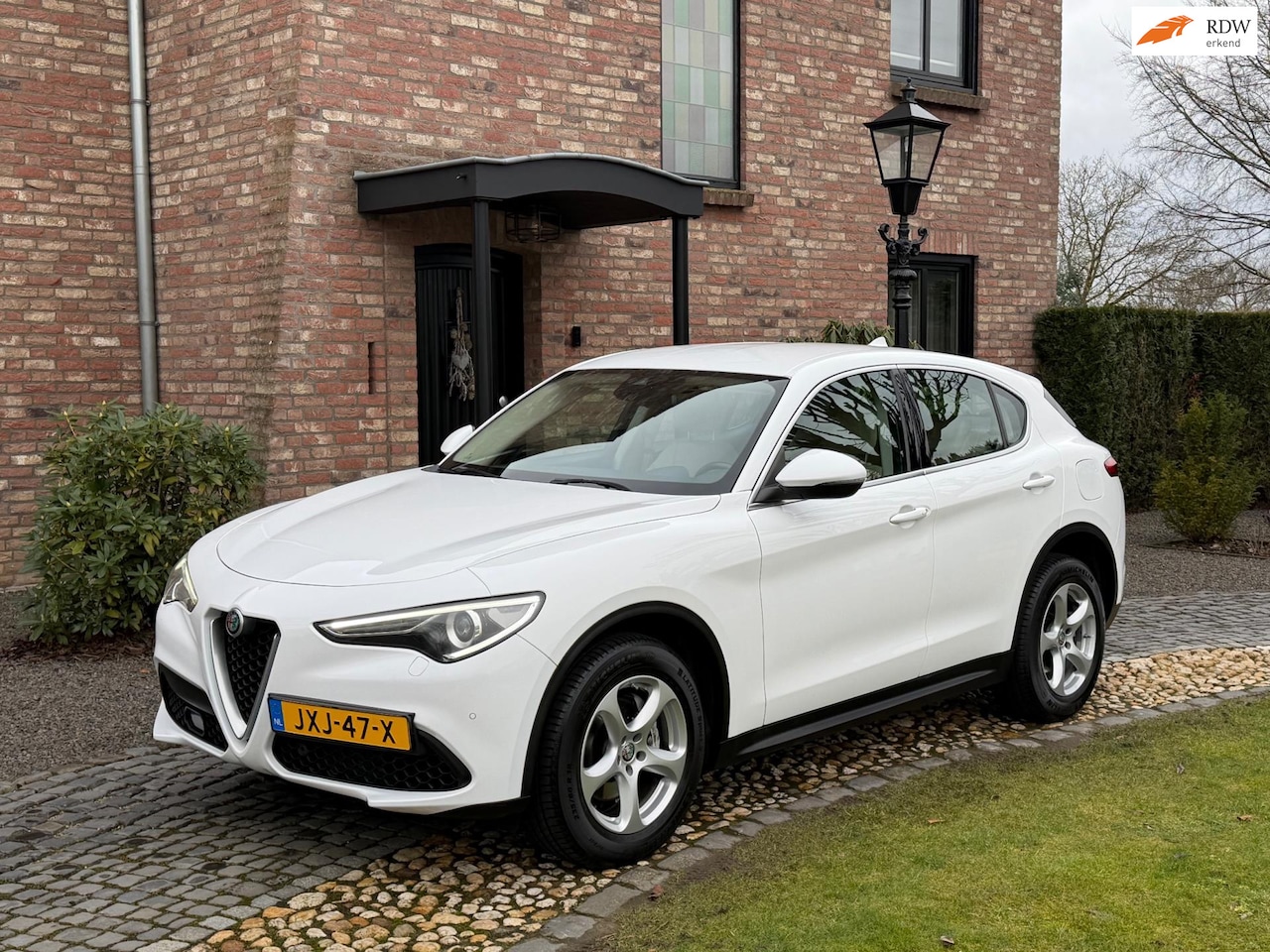 Alfa Romeo Stelvio - 2.0 T AWD First edition Leder - AutoWereld.nl