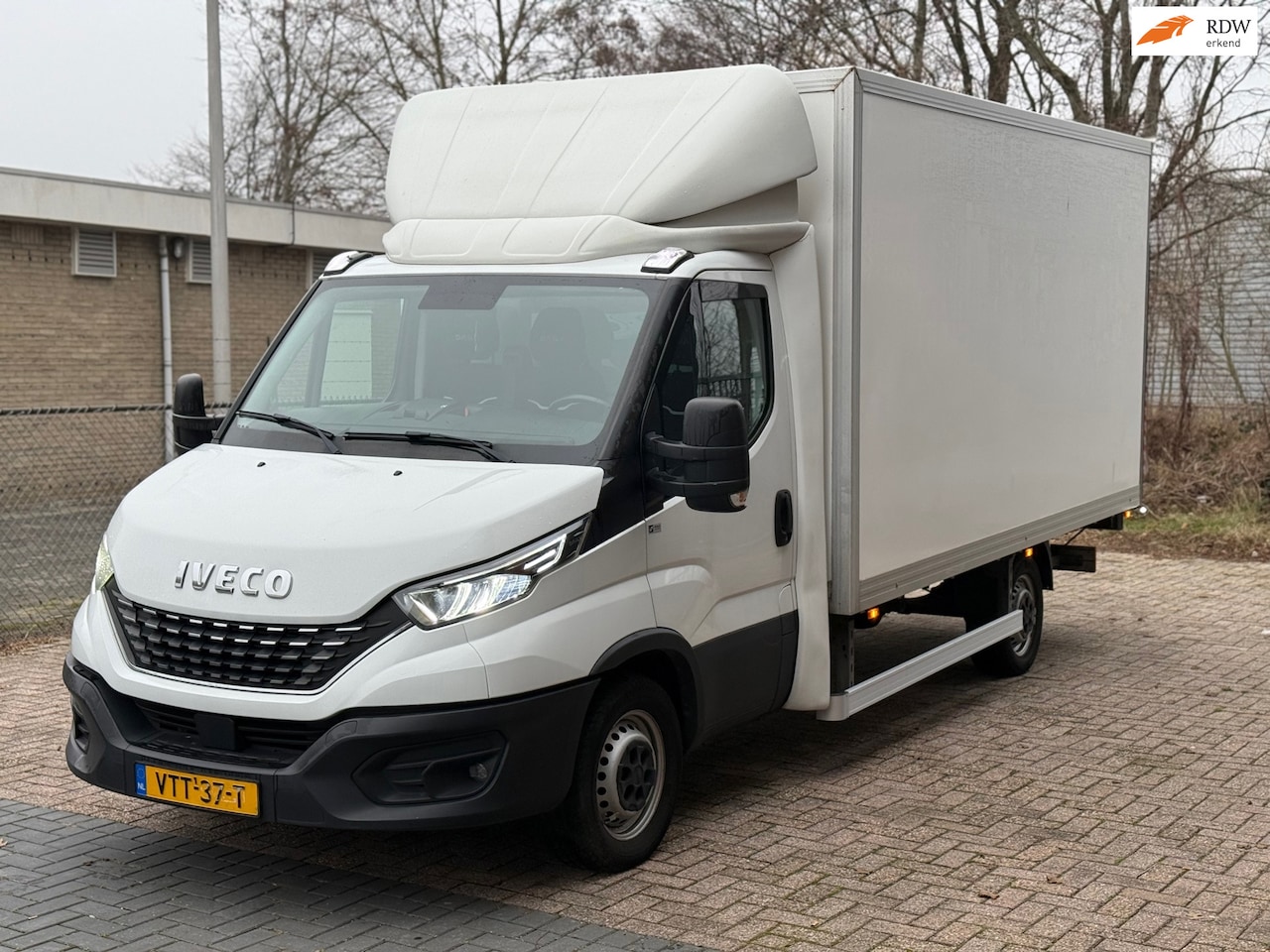 Iveco Daily - 35S18H 3.0 410 |Automaat| Bakwagen | 180PK | BTW - AutoWereld.nl