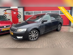 Skoda Octavia Combi - 1.6 TDI Greentech Edition Businessline TREKHAAK / STOELVERW / NAVI / CLIMA / PDC / BLUETOO
