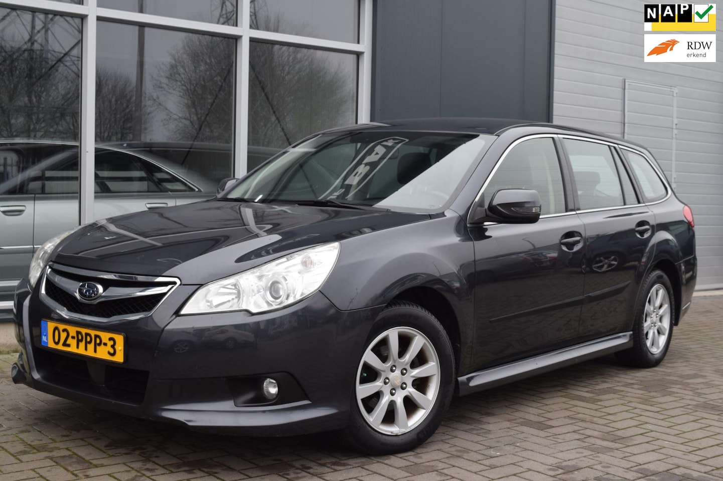 Subaru Legacy Touring Wagon - 2.0i Intro | Automaat | Clima | NAP + APK 2-2027 - AutoWereld.nl