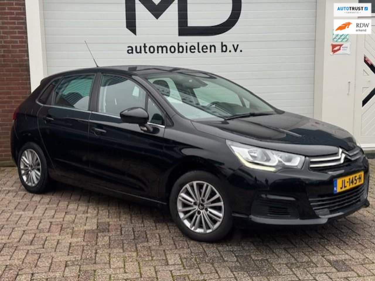 Citroën C4 - 1.2 Feel Collection - Dealer onderhouden-Trekhaak - AutoWereld.nl