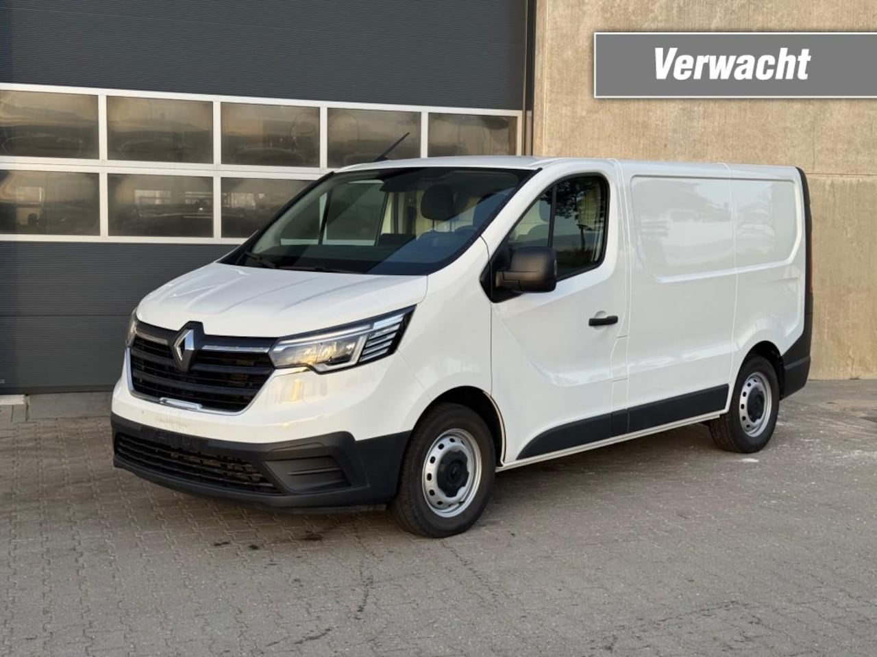 Renault Trafic - 2.0 D 150pk  L1H1 - Navi/Apple carplay/Android - trekhaak - AutoWereld.nl