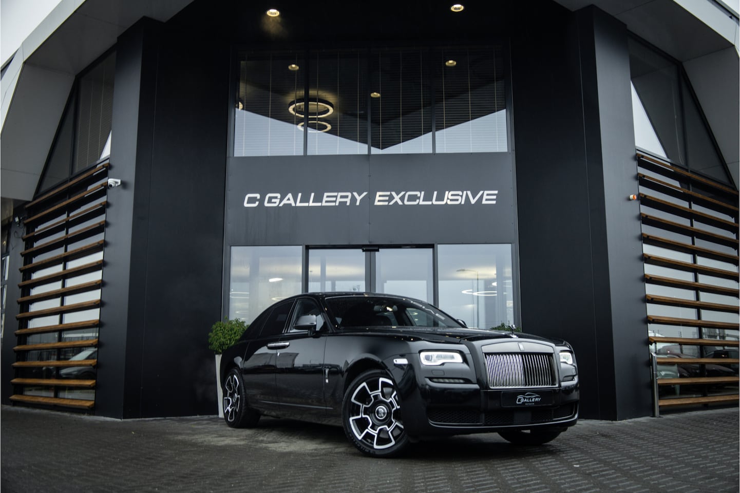Rolls-Royce Ghost - 6.6 V12 - Sterrenhemel | Bespoke Audio | Stoelmassage & Koeling | Memory - AutoWereld.nl