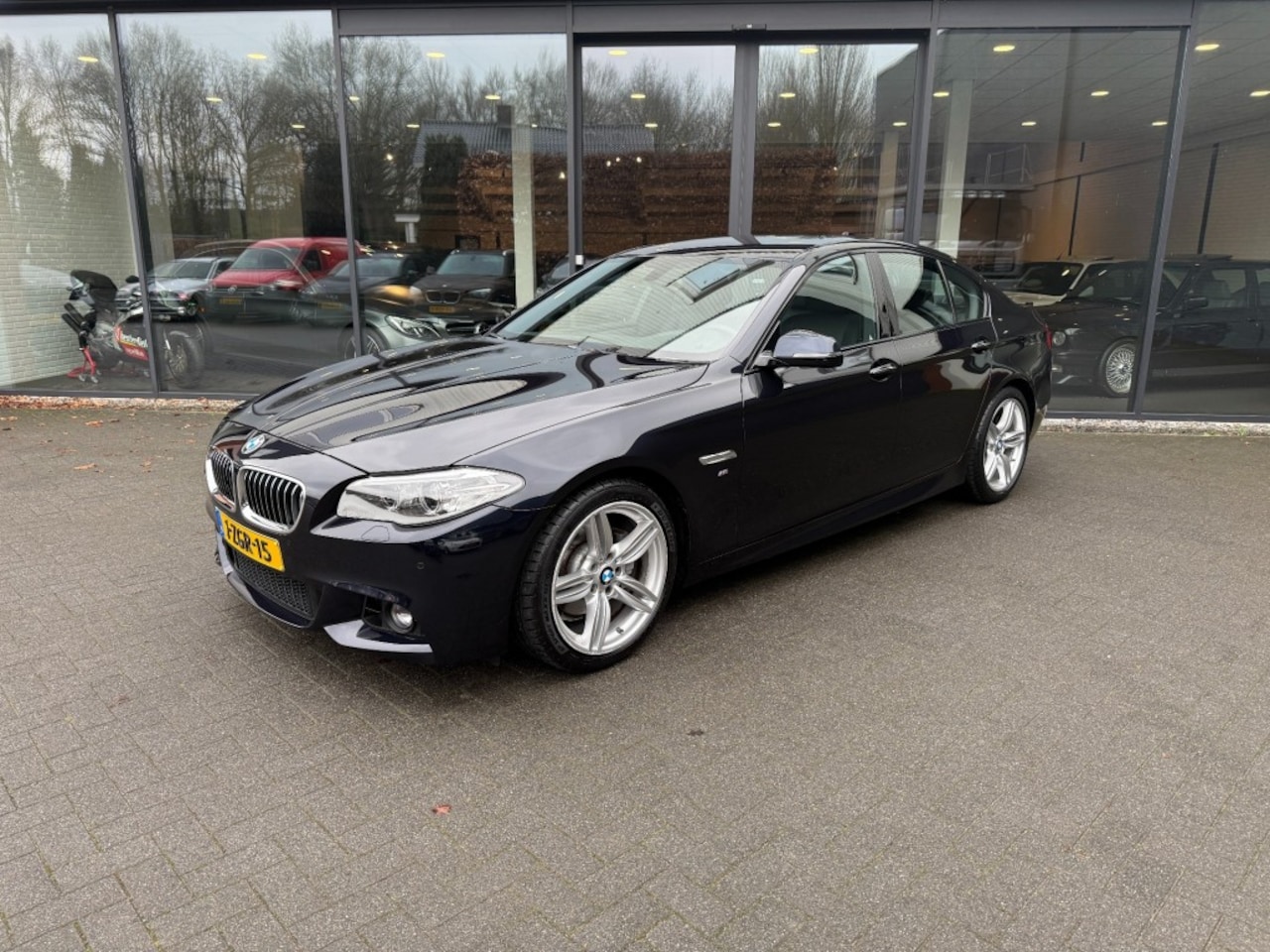 BMW 5-serie - 520I M-Sport,1e Eig,Dealer OH,Orig. NL,Xenon,NaviPro,Stoelverw,Leer,Clima,Cruise, - AutoWereld.nl