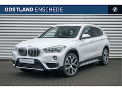 BMW X1 - sDrive20i High Executive xLine Automaat / Panoramadak / Trekhaak / Sportstoelen / Achterui