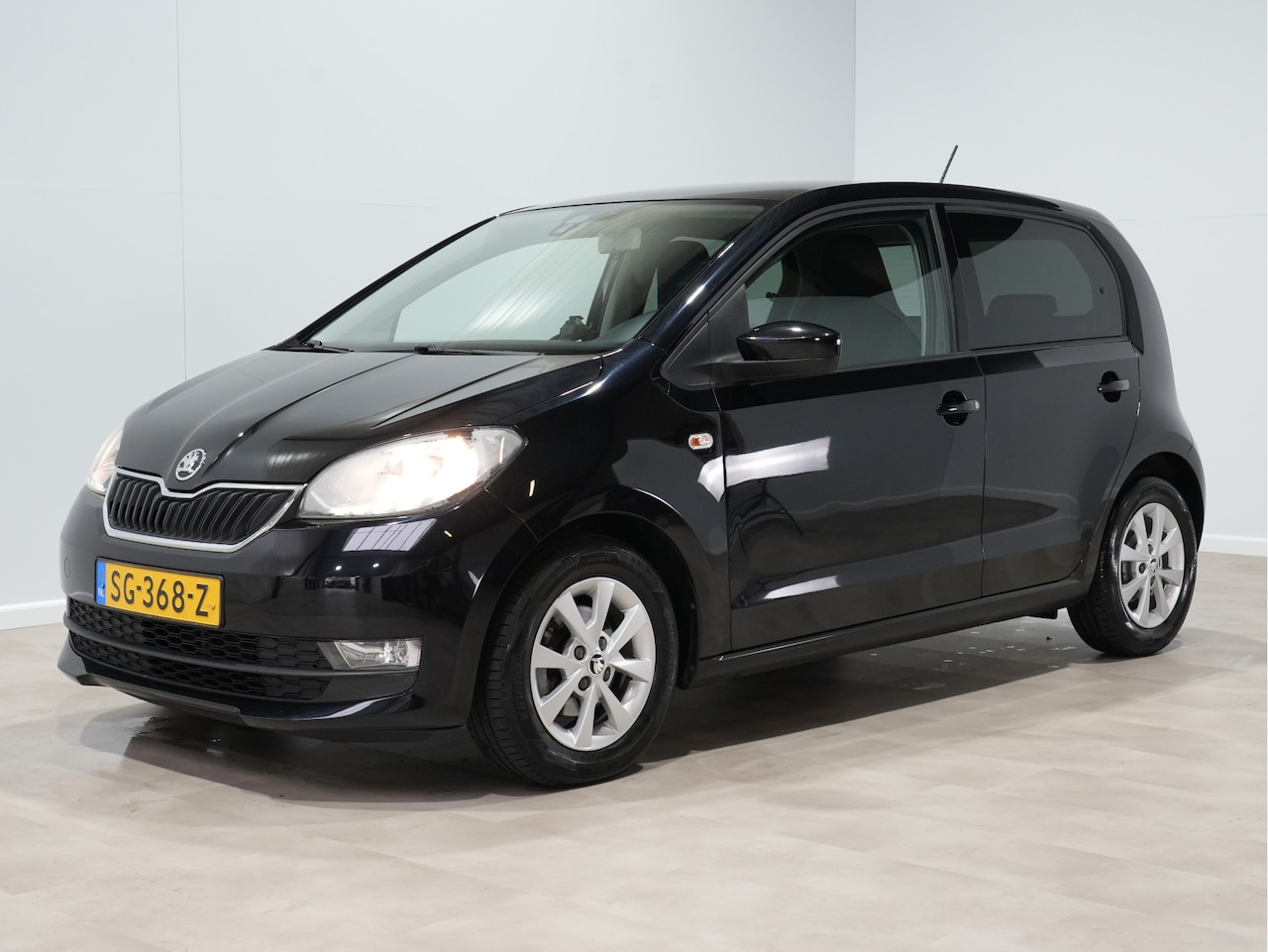 Skoda Citigo - 1.0 60pk Greentech Ambition Airco Cruise control Privacy glas LM velgen 172 - AutoWereld.nl